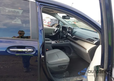 2024 Toyota Sienna Xle z USA, uszkodzony, nr VIN 5TDYRKEC6RS195118